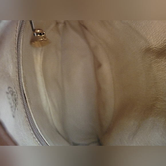 Gucci Micro GG Crossbody - Picture 8 of 16